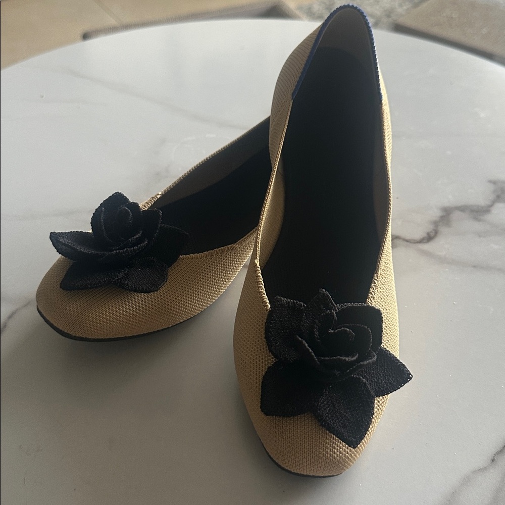 Hard to find- Rothy’s Square Toed Bow Flats